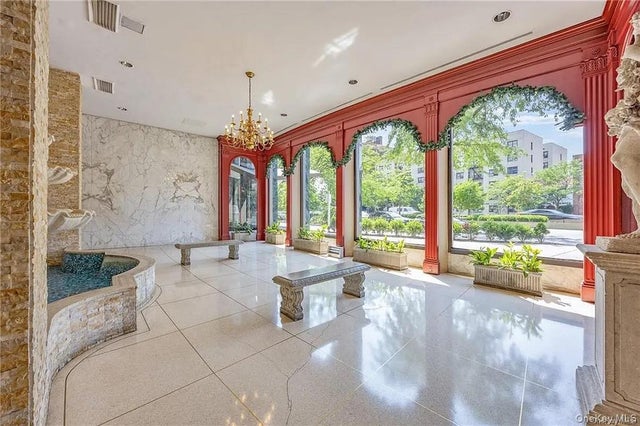 Photo of Listing #931006