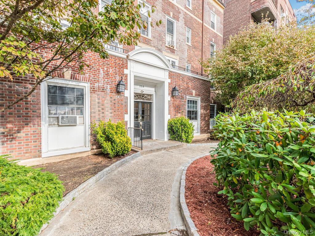 208 Centre Avenue # 5k, New Rochelle