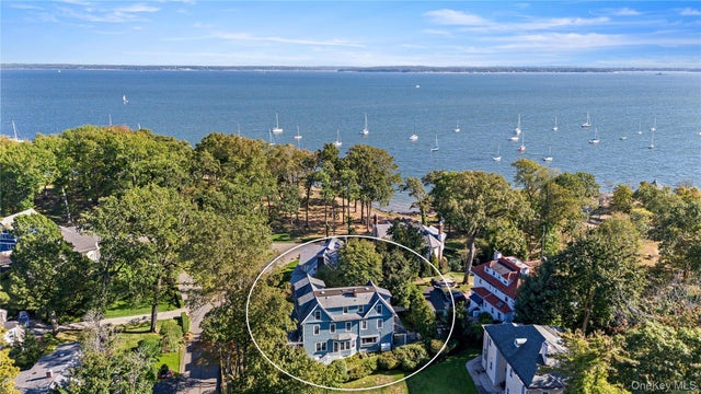 10 Circle Avenue, Larchmont