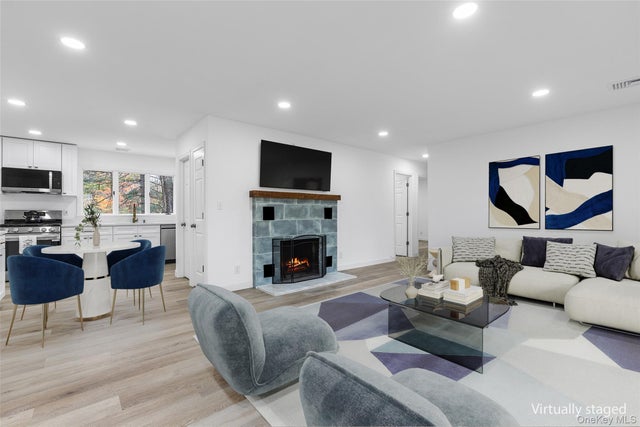 Photo of Listing #932148