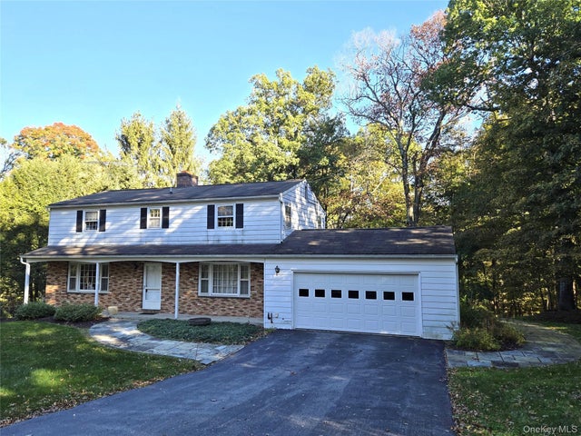 16 Woodcrest Drive, Hopewell Junction