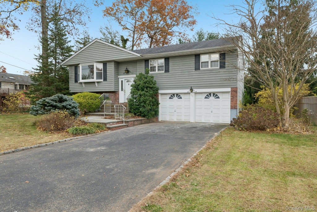 23 Tiffany Lane, Smithtown