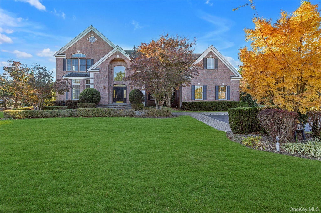 135 Elmwood Drive, Dix Hills