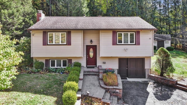 135 Barrett Hill Road, Carmel