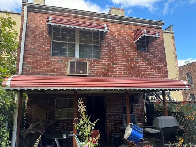 Photo of Listing #934012