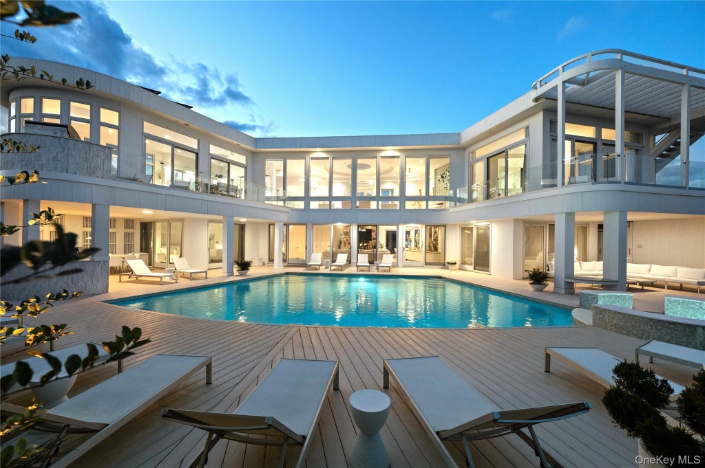 9 Mitchell Dunes Lane, Amagansett