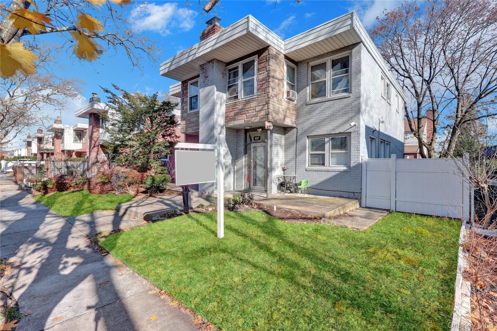83-27 Commonwealth Boulevard, Bellerose