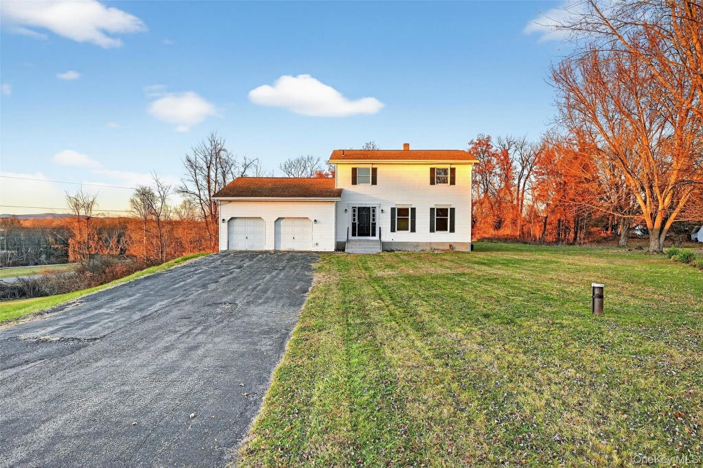 14 Country Meadows Road, New Paltz