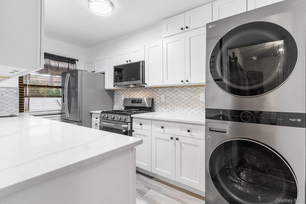 1209 E Broadway # D15, Hewlett