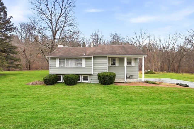 55 Robin Drive, Carmel