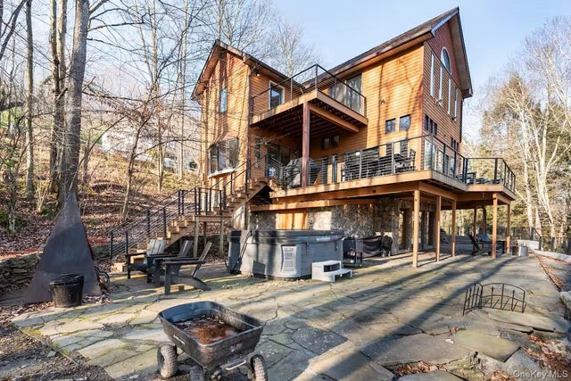 788 Swiss Hill Road N, Jeffersonville