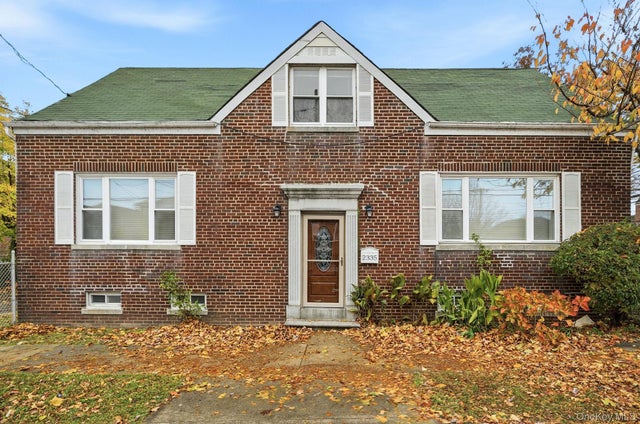 Photo of Listing #935921