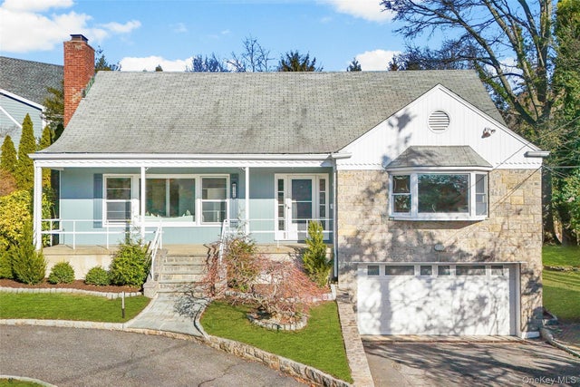 226 Guion Drive, Mamaroneck