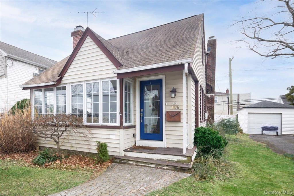 48 Rosebud Avenue, Merrick