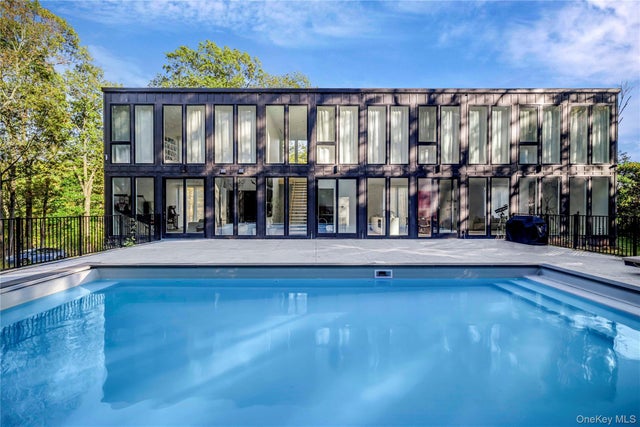 211 Little York Road, Warwick