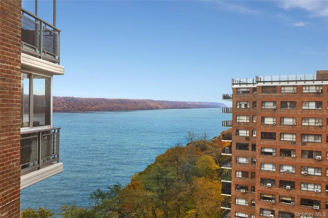 Photo of Listing #937669