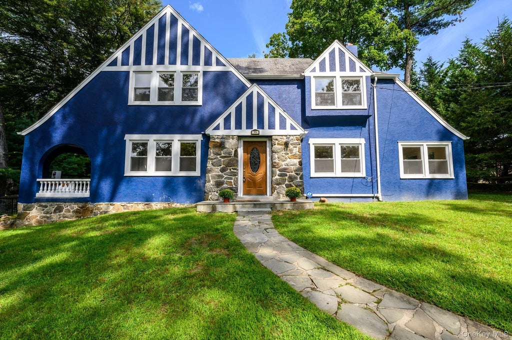 15 Ranger Place, New Rochelle