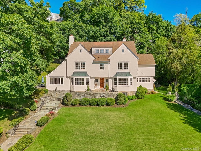51 Avon Road, Bronxville