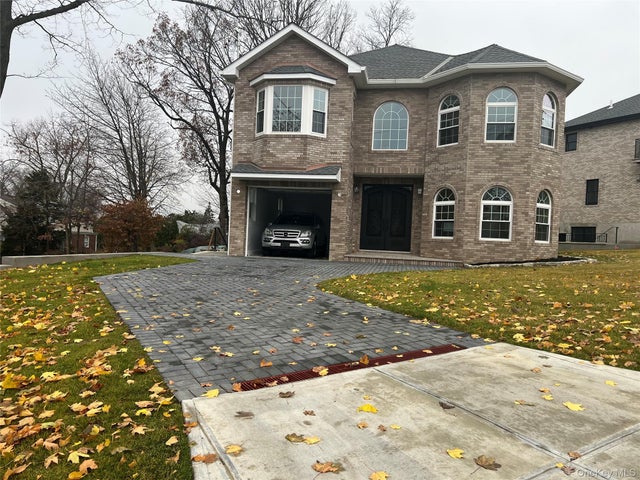 23 Sunlight Hill, Yonkers