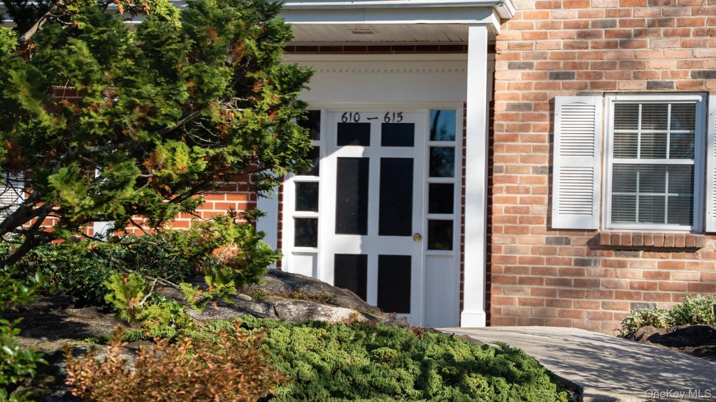 614 Woodland Hills Road, White Plains