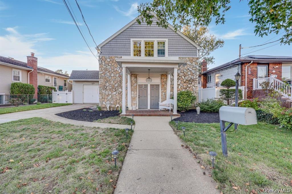 17 Oxford Street, Malverne