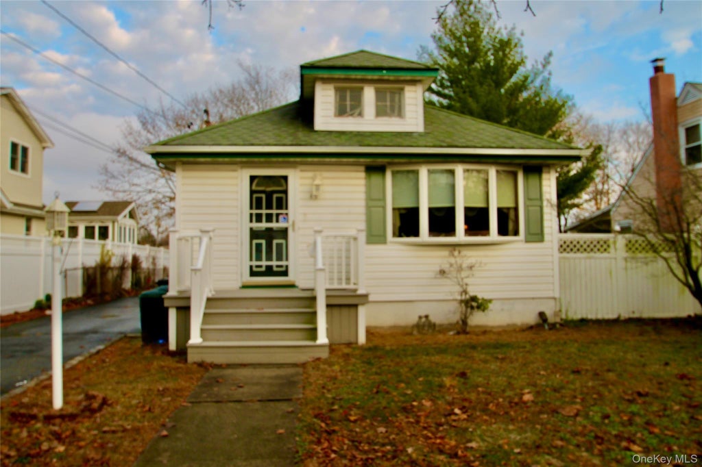 45 Merokee Place, Farmingdale