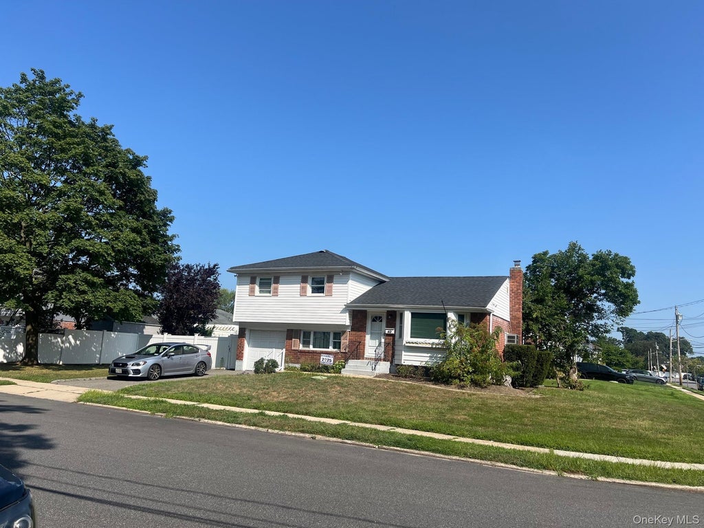 49 Catalpa Street, North Babylon