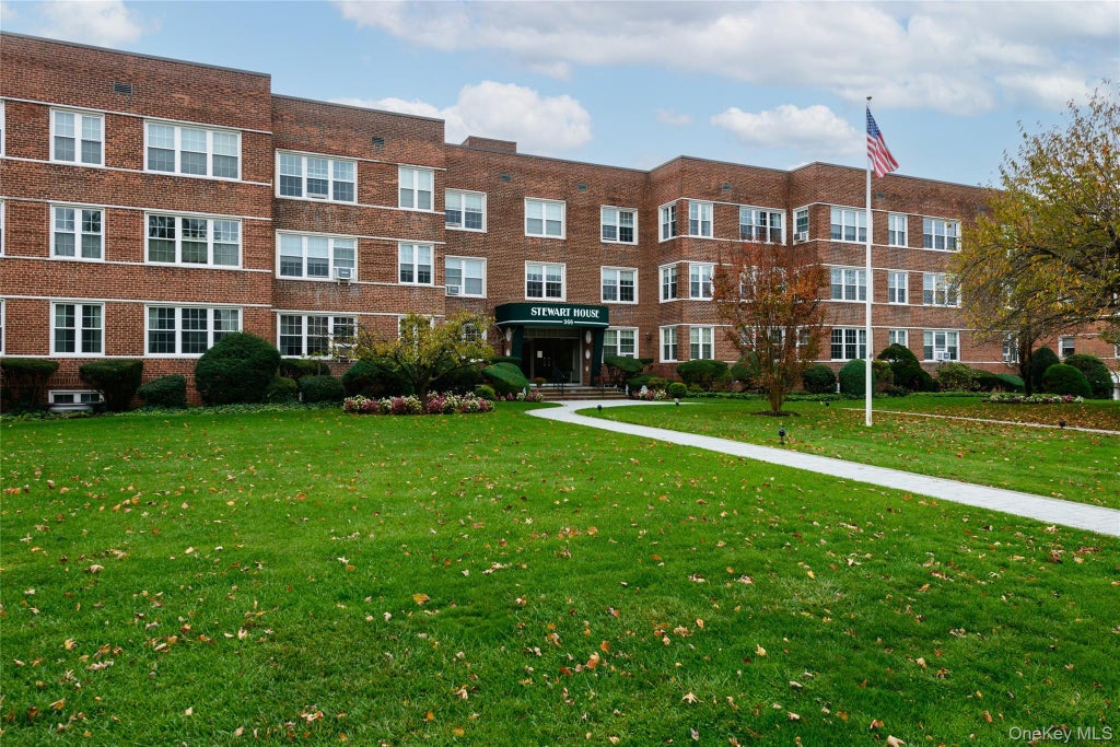 366 Stewart Avenue # B1, Garden City