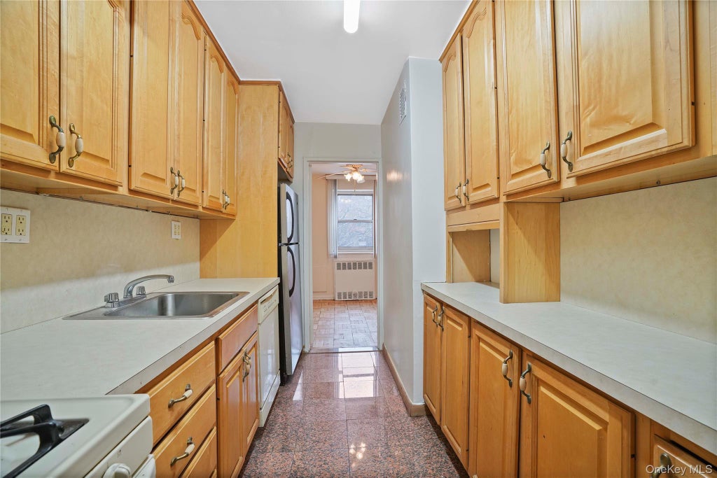151-31 88th Street # 1b, Howard Beach