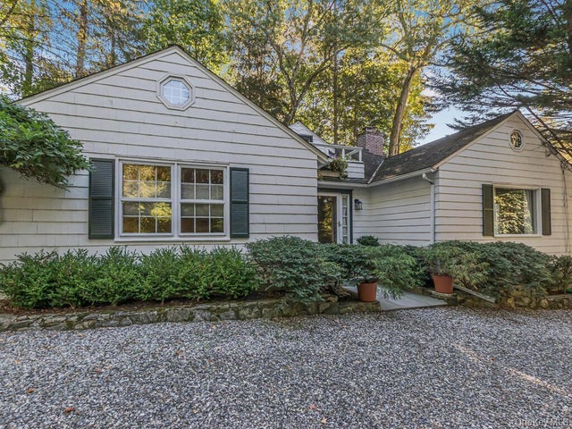105 Douglas Road, Chappaqua