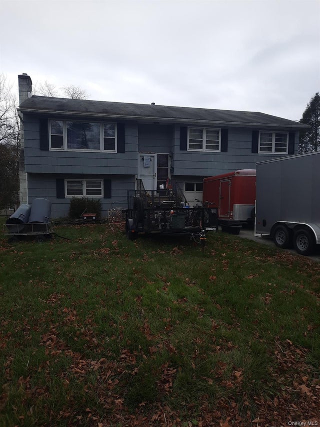 14 Bellmore Drive, Poughkeepsie
