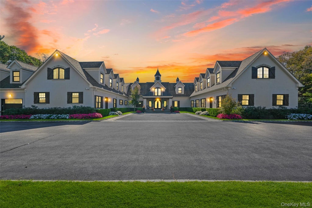 15 High Ridge Lane, Matinecock