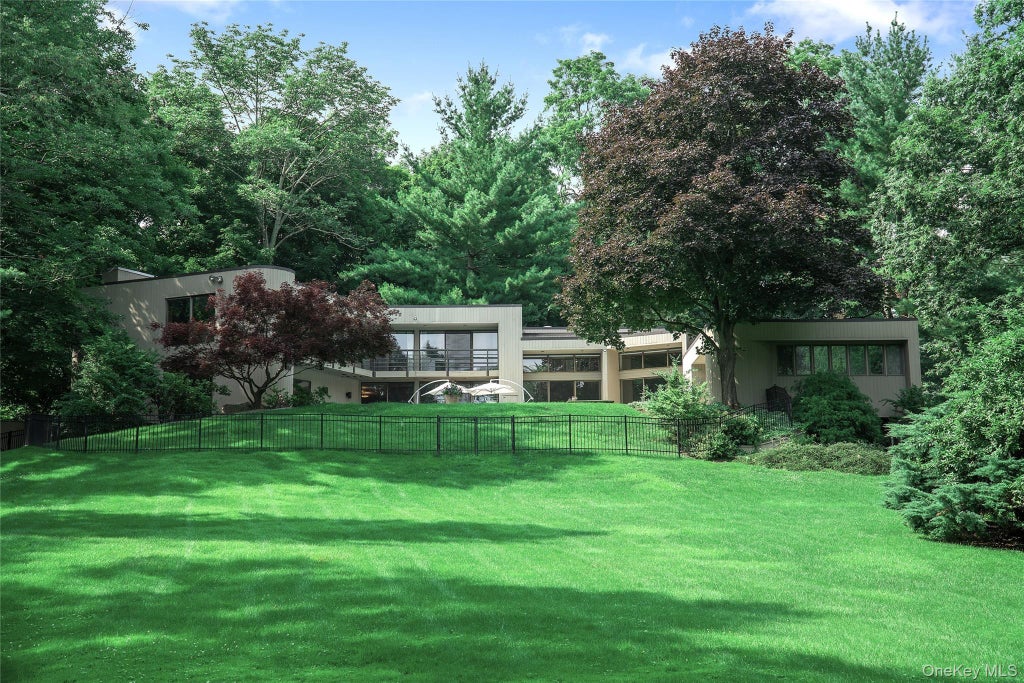 20 Cole Drive, Armonk