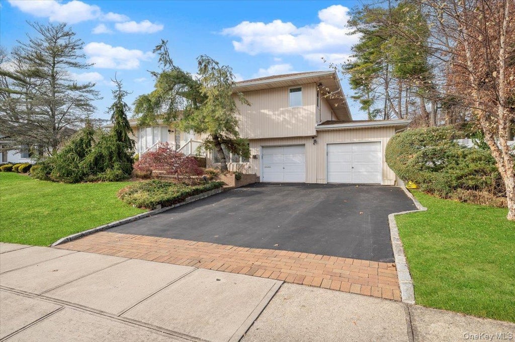 59 Hazelwood Drive, Jericho