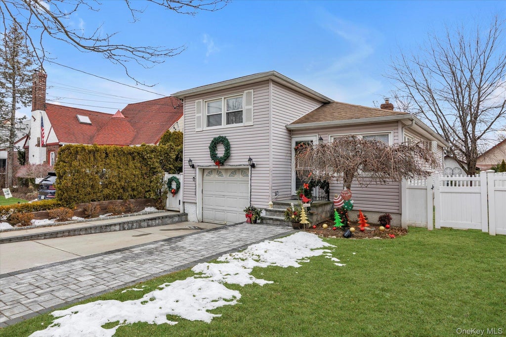 30 York Street, Malverne