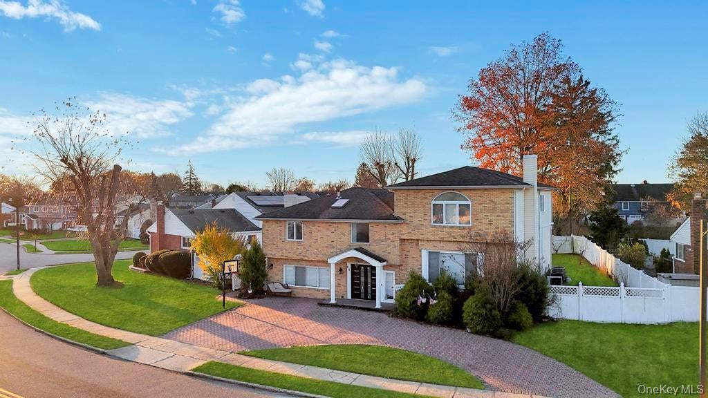 64 Fox Place, Hicksville