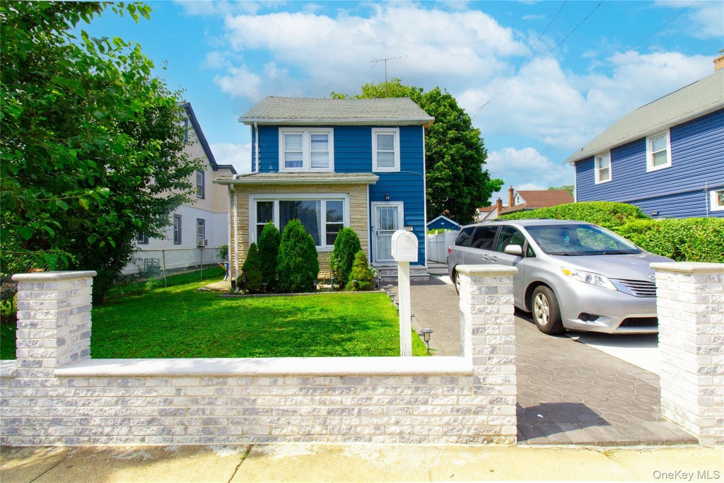 361 E Columbia Street, Hempstead