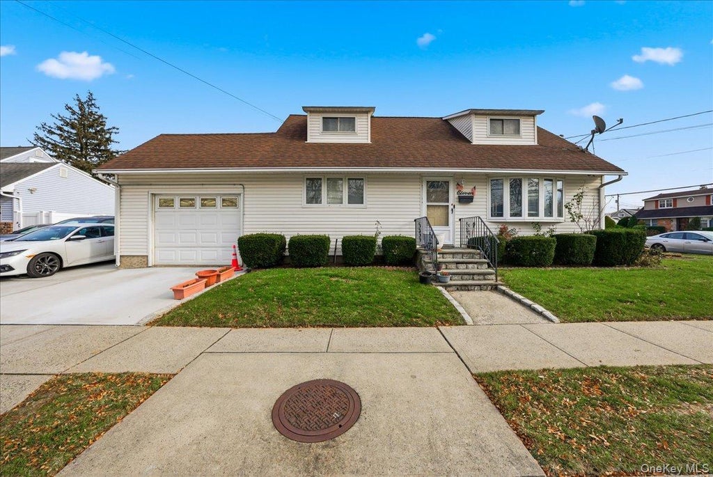 11 Crescent Street, Oyster Bay