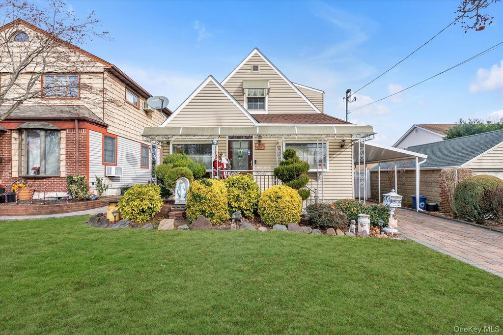 1006 N 7th Street, New Hyde Park