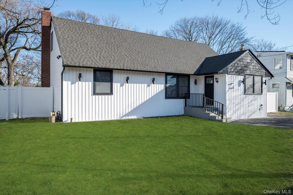 41 Embargo Place, North Babylon