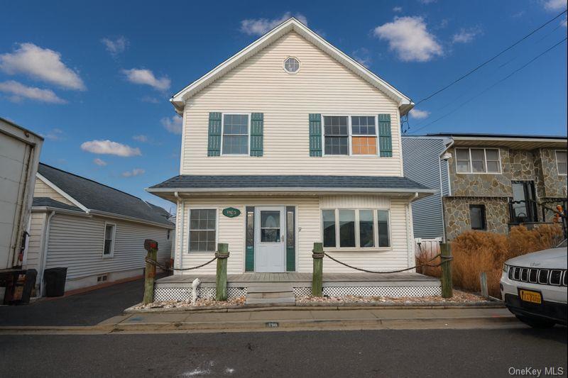 138 Beach Avenue, Bellmore