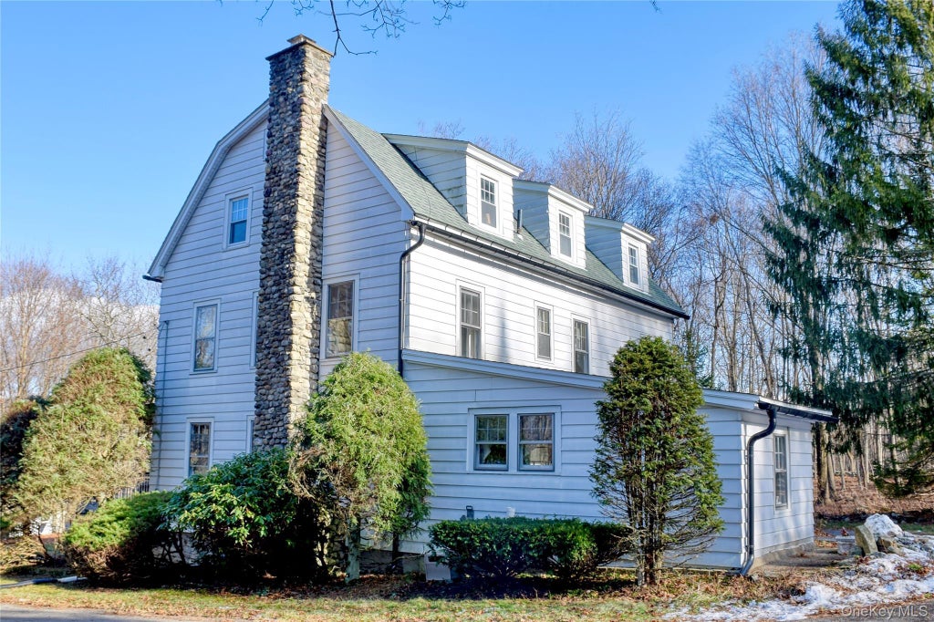 668 State Route 44 55, Highland