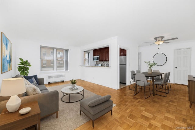 Photo of Listing #944362