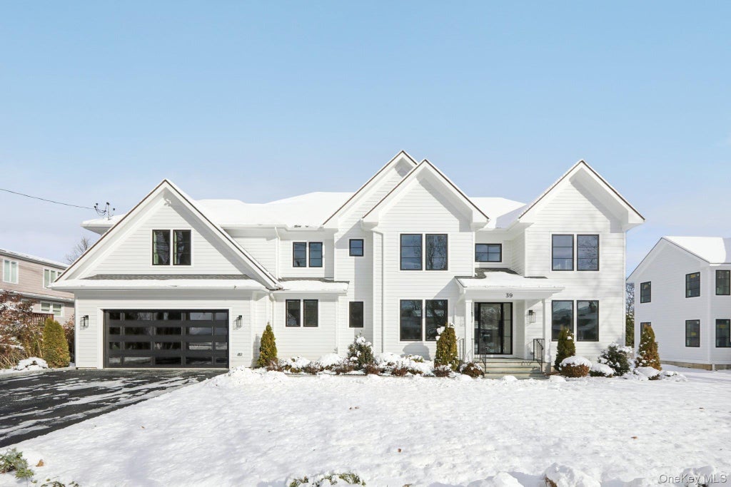 39 Potters Lane, New Rochelle