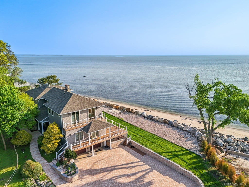 516 Asharoken Avenue, Northport