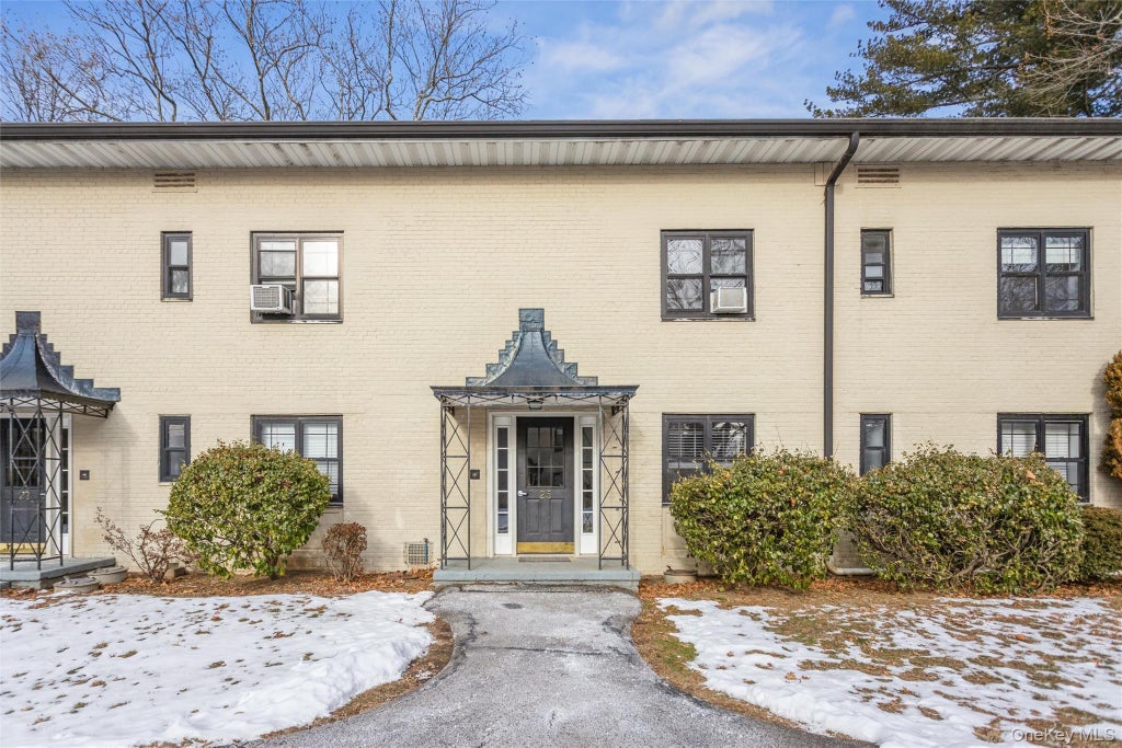 25 Manchester Road # B-23, Eastchester