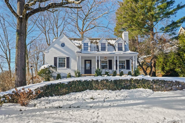 2 Village Lane, Bronxville