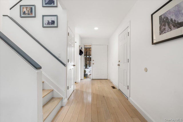 23 Waters Edge, Chappaqua