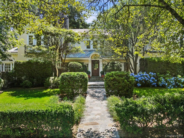 49 Moore Road, Bronxville