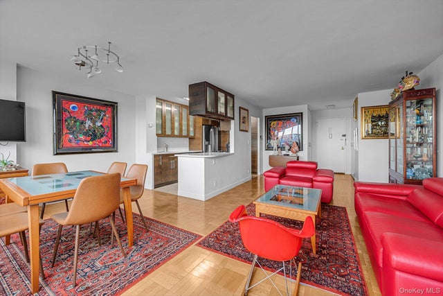 Photo of Listing #949425